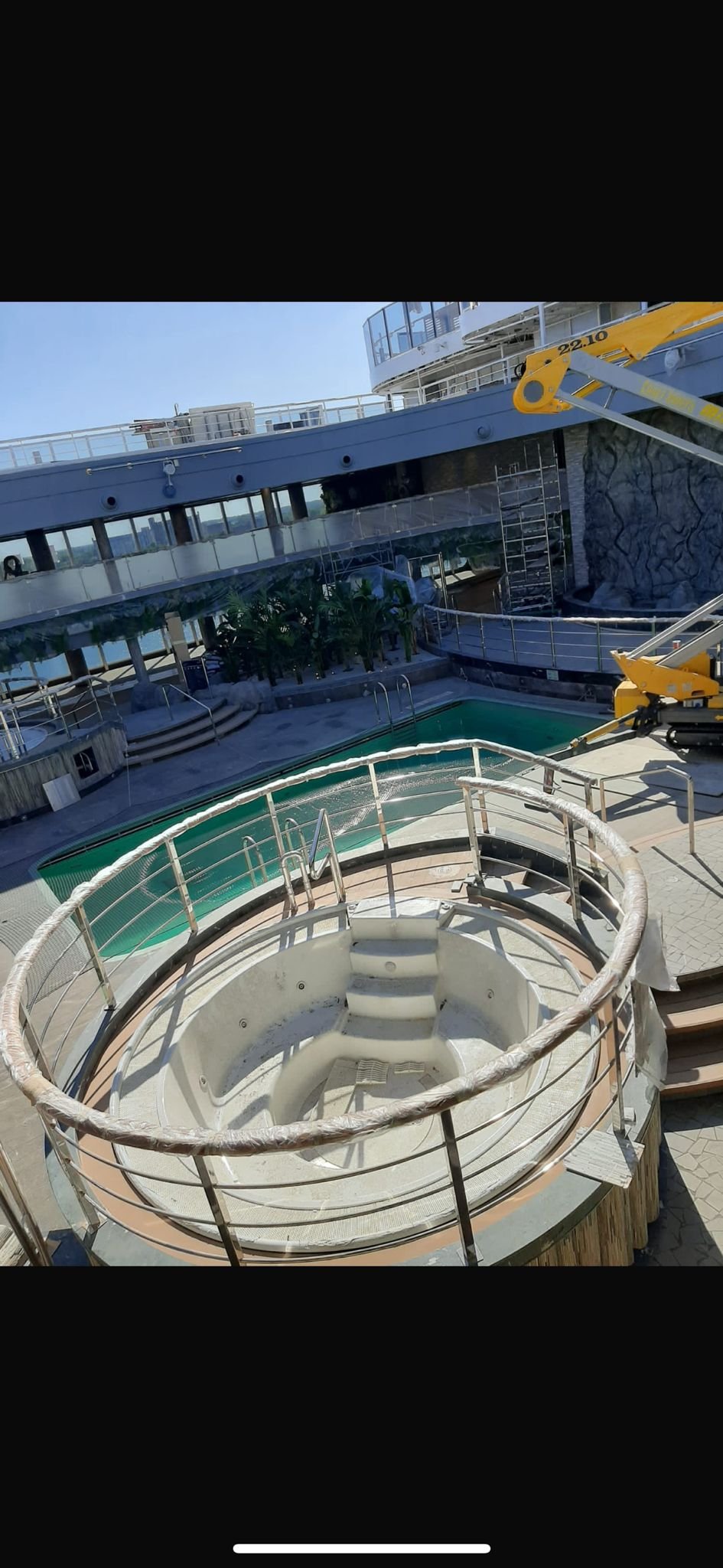 Pool / wellness / railings