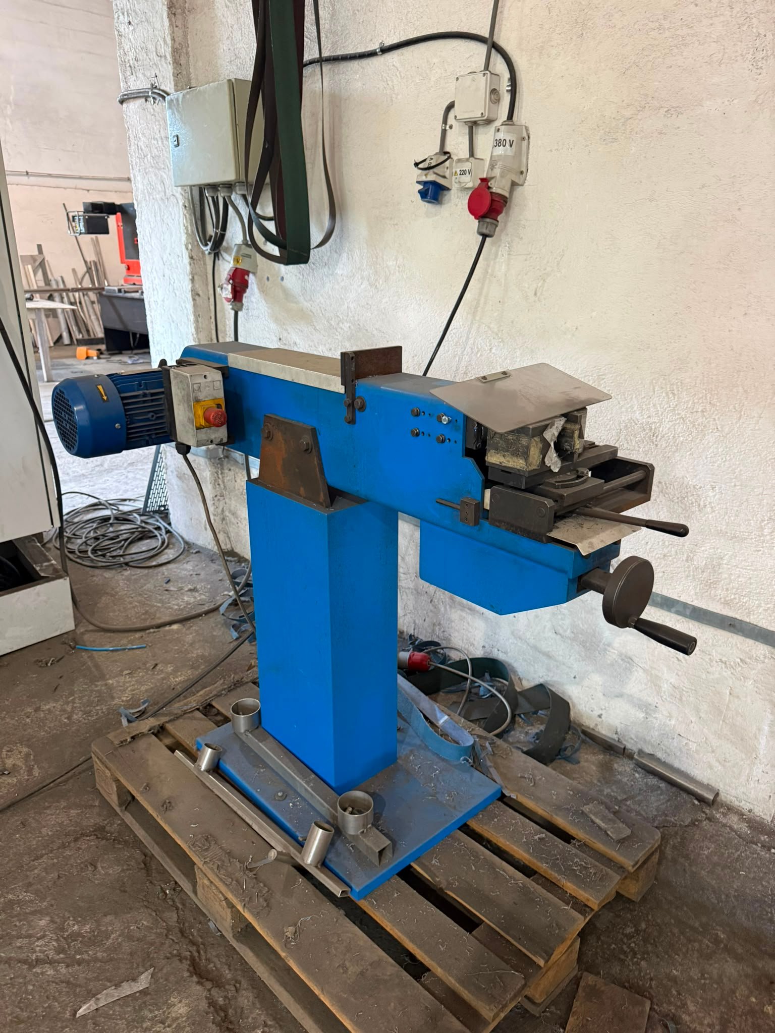 Tube end notching and grinding